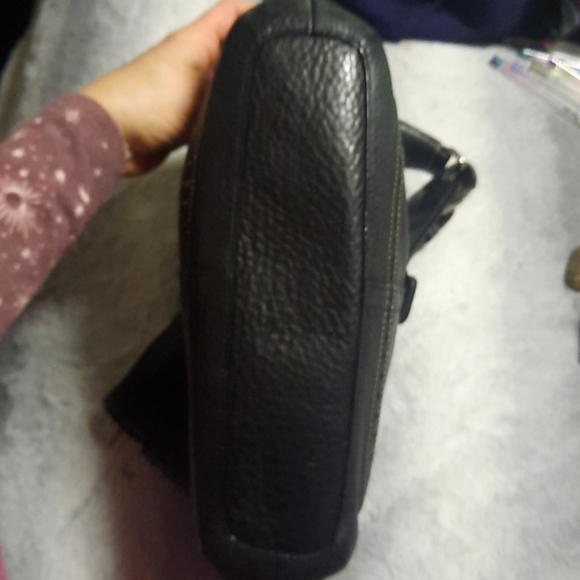 Coach Hampton IV Pebbled Leather Black - Picture 6 of 12